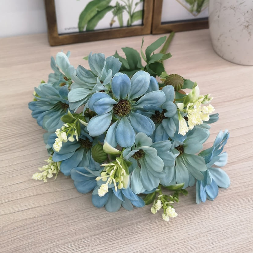 Искусственные цветы в Бузулуке | Цветы искусственные «Ромашки с бутонами», голубые, букет