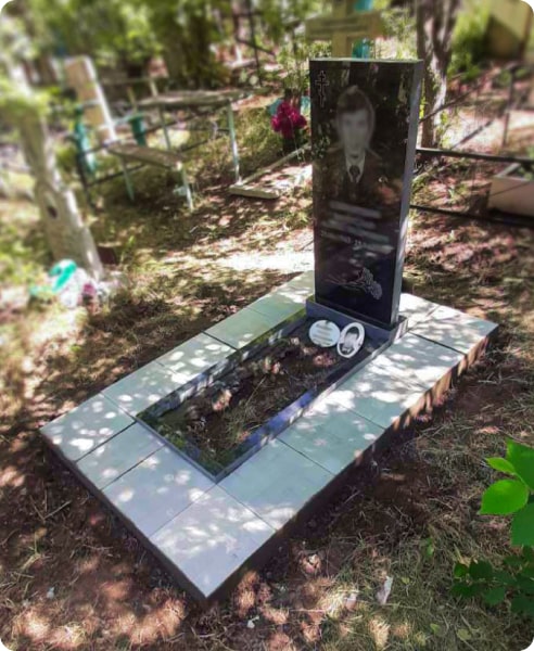 Пример памятника из гранита 3